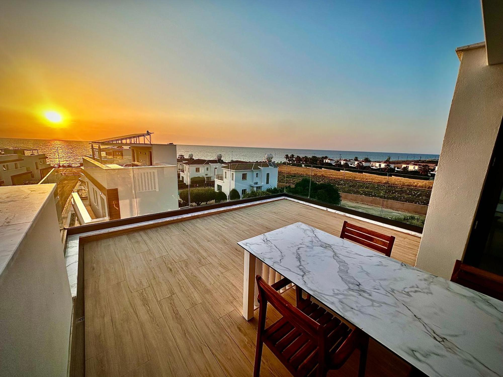 Santa Barbara Seafront Villas W Jacuzzi Pool Paphos Exterior foto