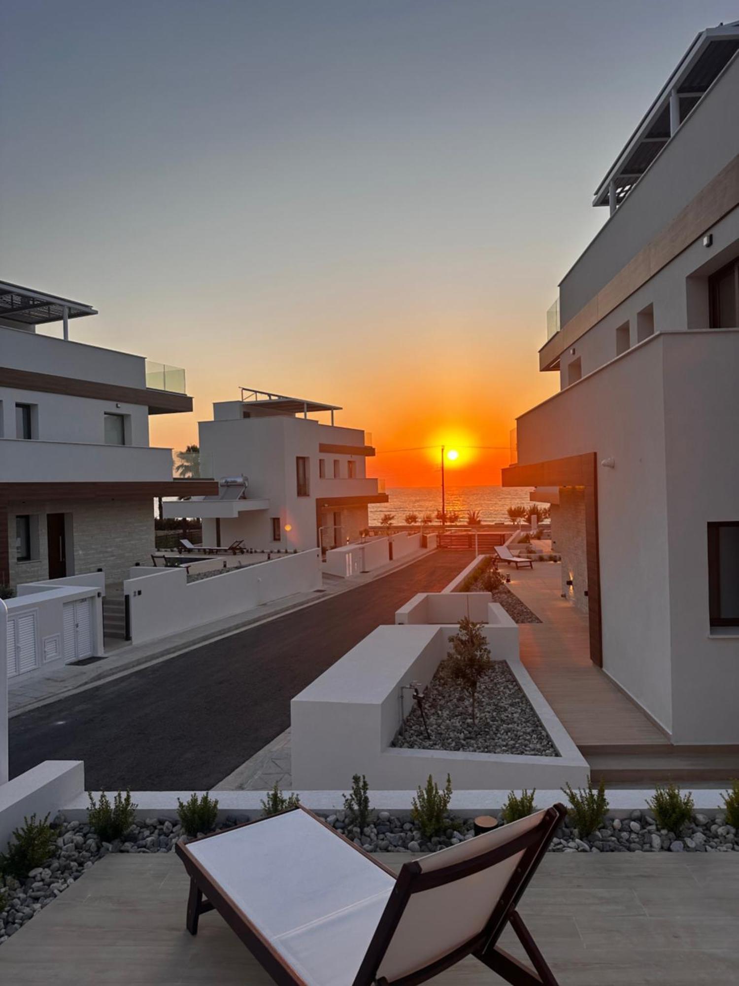Santa Barbara Seafront Villas W Jacuzzi Pool Paphos Exterior foto